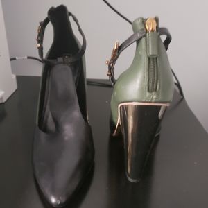 BCBG LEATHER MARY JANE PUMPS
